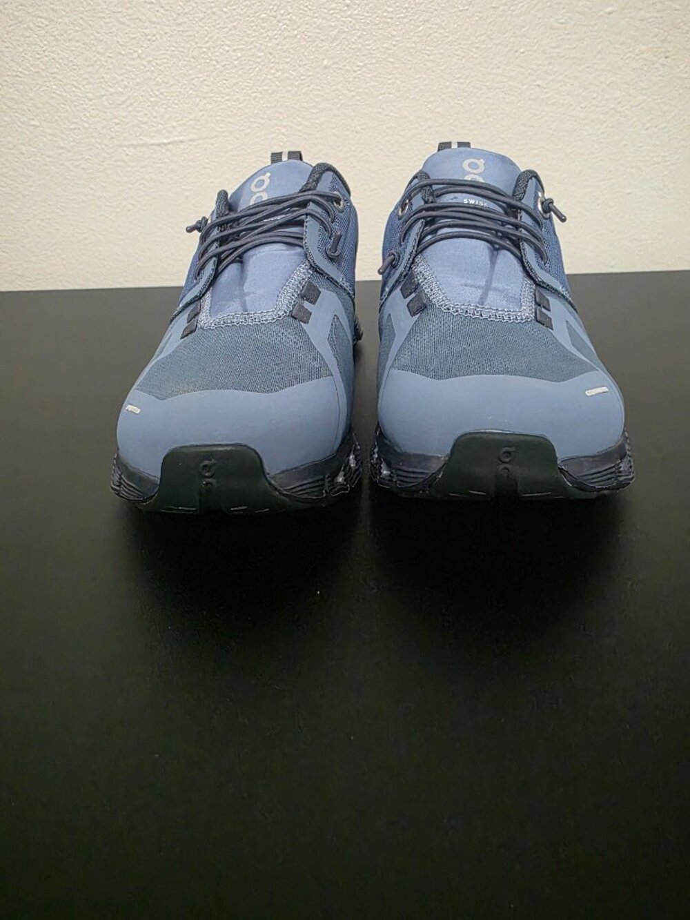On Cloud Women's Cloud 5 Waterproof Running Sneakers Metal/Navy, Size 5.5W - Picture 4 of 8